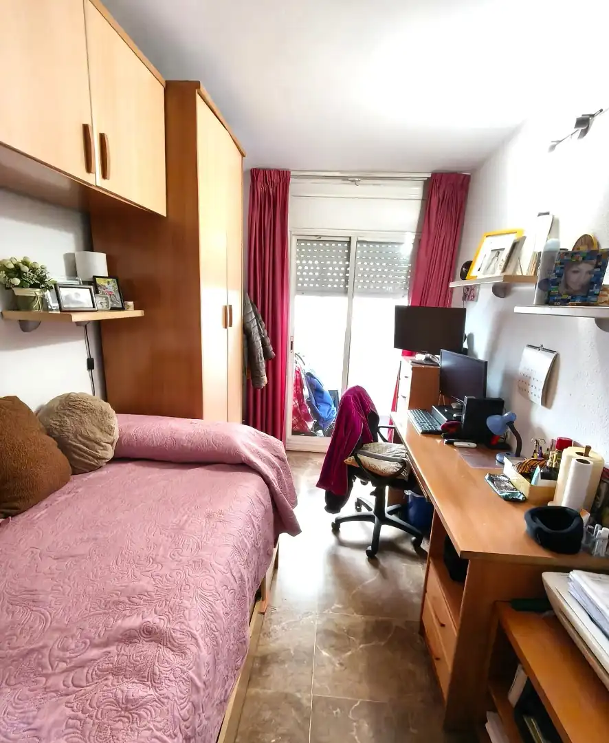 Schlafzimmer von Maisonette zum Verkauf in L'Hospitalet de Llobregat mit Klimaanlage, Heizung und Balkon