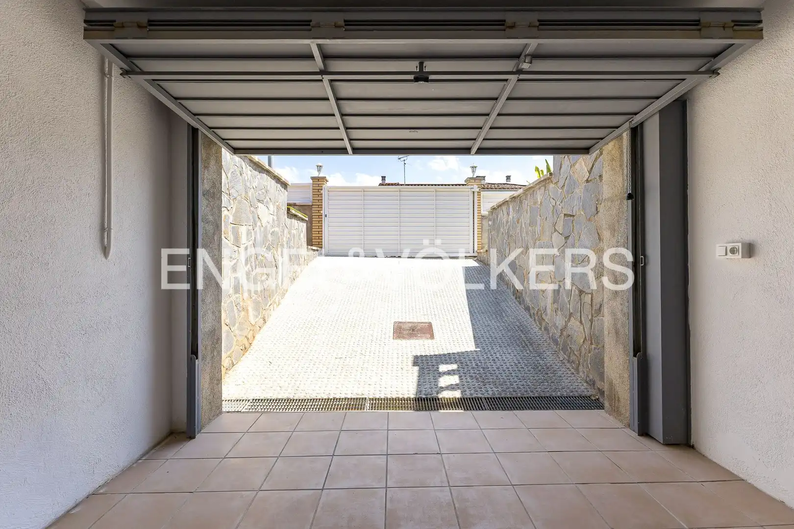 Vista exterior de Casa o xalet en venda en Sant Cugat Sesgarrigues amb Aire condicionat i Calefacció
