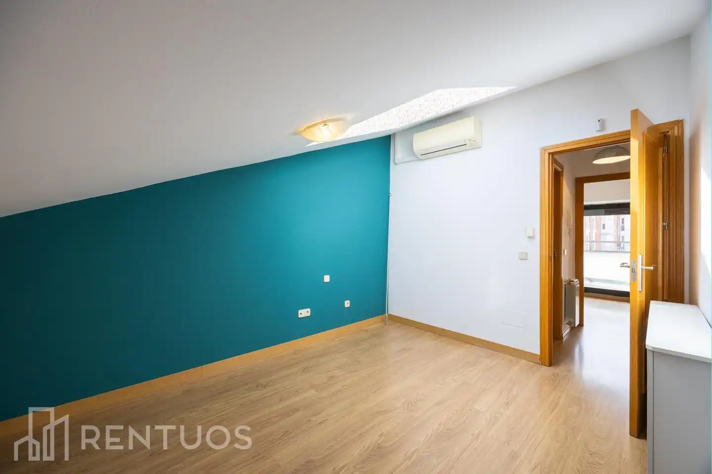 Habitación de Dúplex de alquiler en Madrid con Aire acondicionado, Calefacción y Terraza