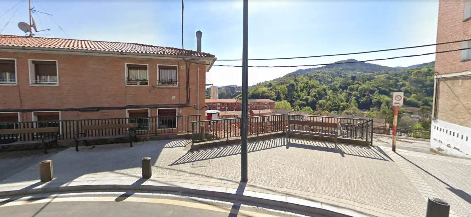 Vista exterior de Local en venda en Bilbao 