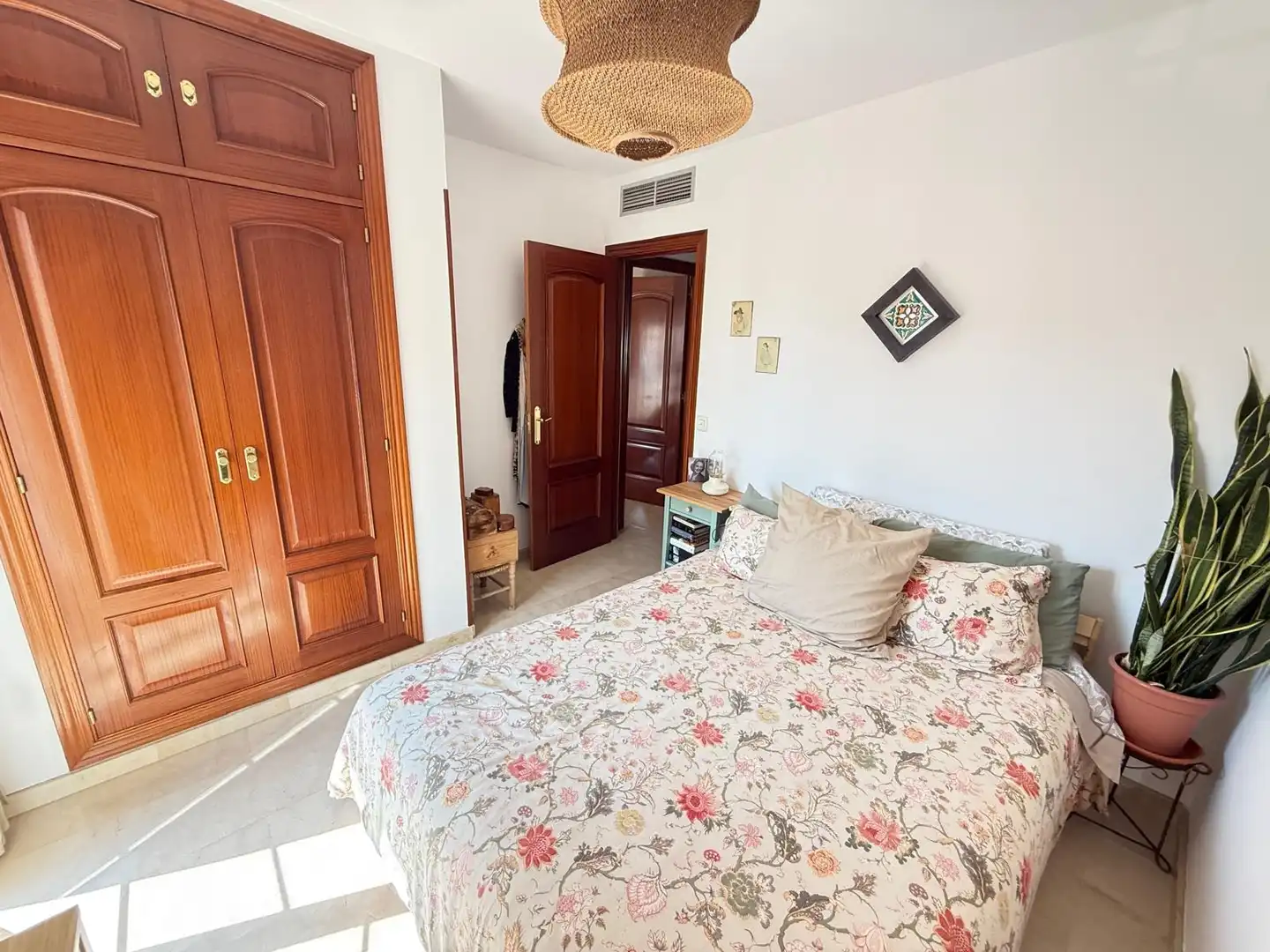 Dormitori de Casa adosada en venda en Marbella amb Aire condicionat, Traster i Balcó
