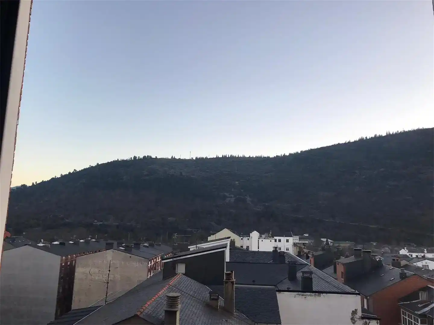 Vista exterior de Pis en venda en Ponferrada amb Parquet, Forn i Rentadora
