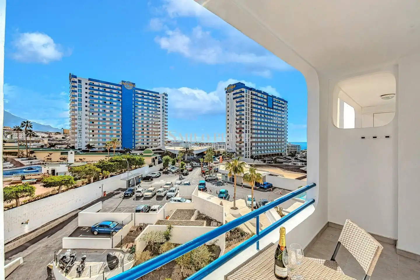 Vista exterior de Estudio en venta en Adeje con Terraza, Amueblado y Piscina comunitaria