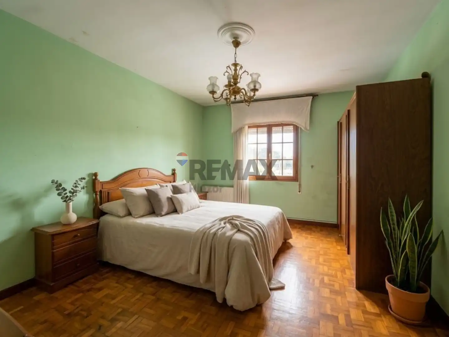Schlafzimmer von Einfamilien-Reihenhaus zum Verkauf in Santiago de Compostela  mit Heizung, Privatgarten und Abstellraum