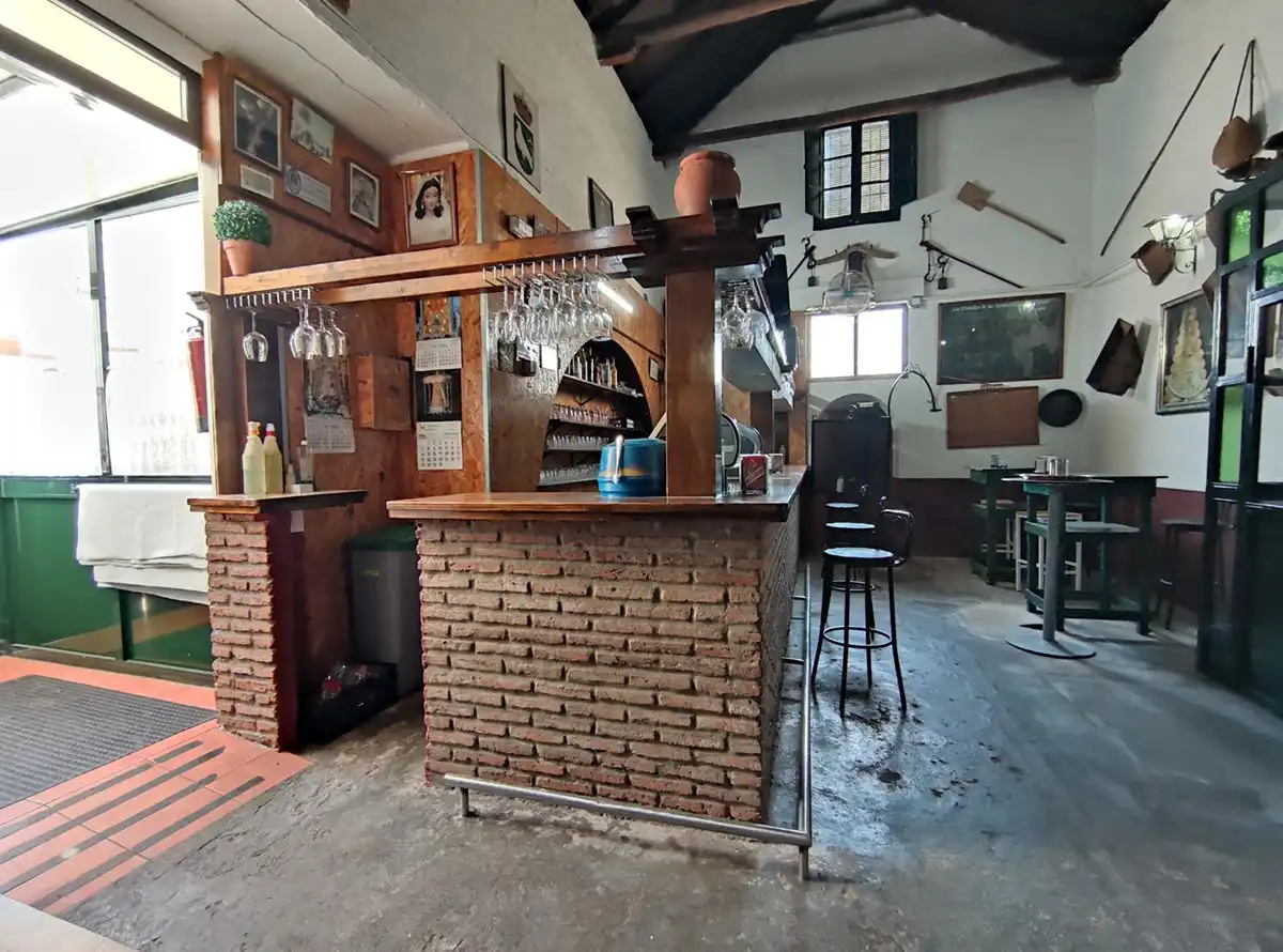 Commercial properties for rent in Palomares del Río  with Air Conditioner