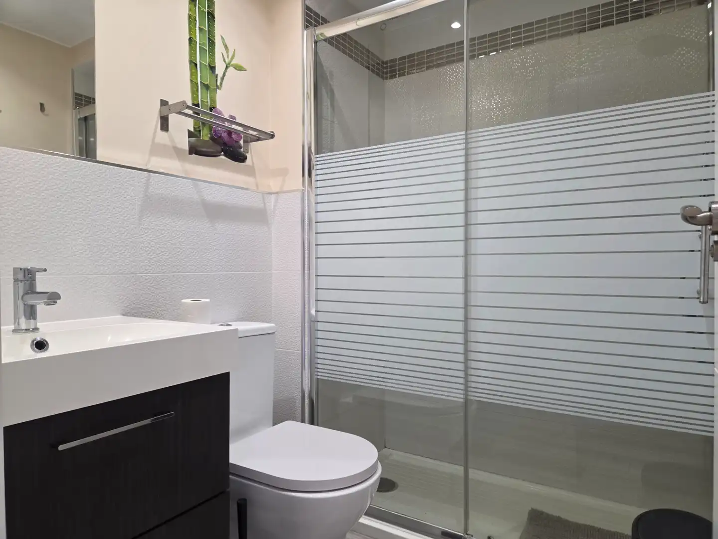 Baño de Apartamento en venta en San Bartolomé de Tirajana con Aire acondicionado, Amueblado y Lavadora