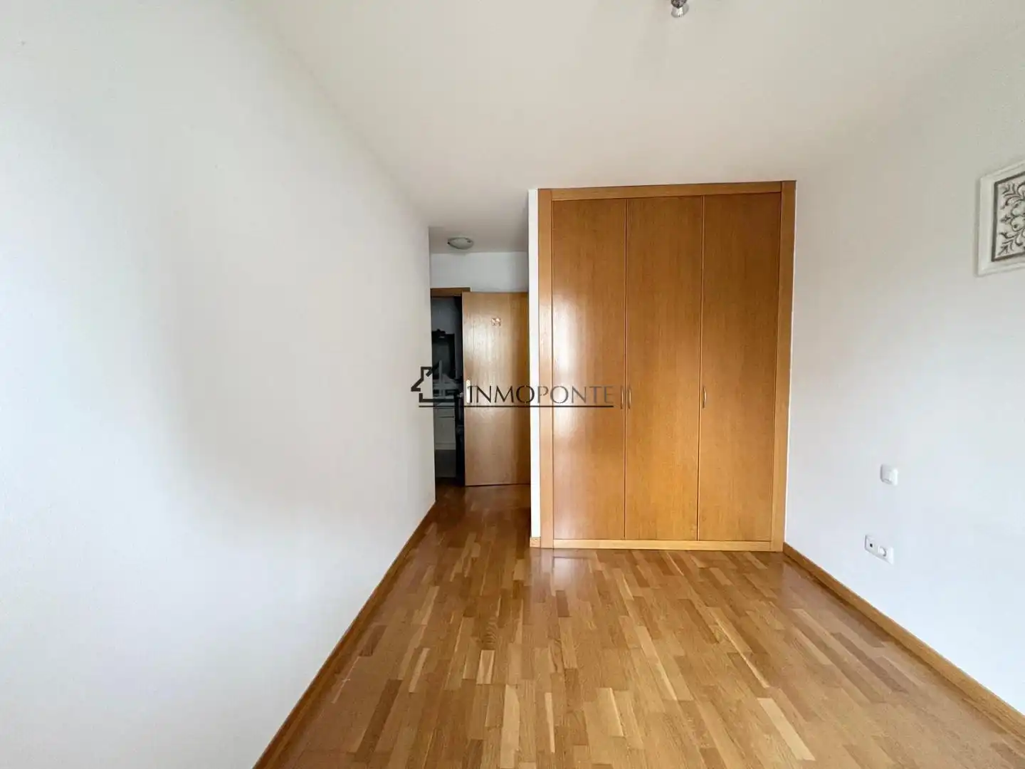 Habitación de Piso de alquiler en Pontevedra Capital  con Calefacción, Terraza y Trastero