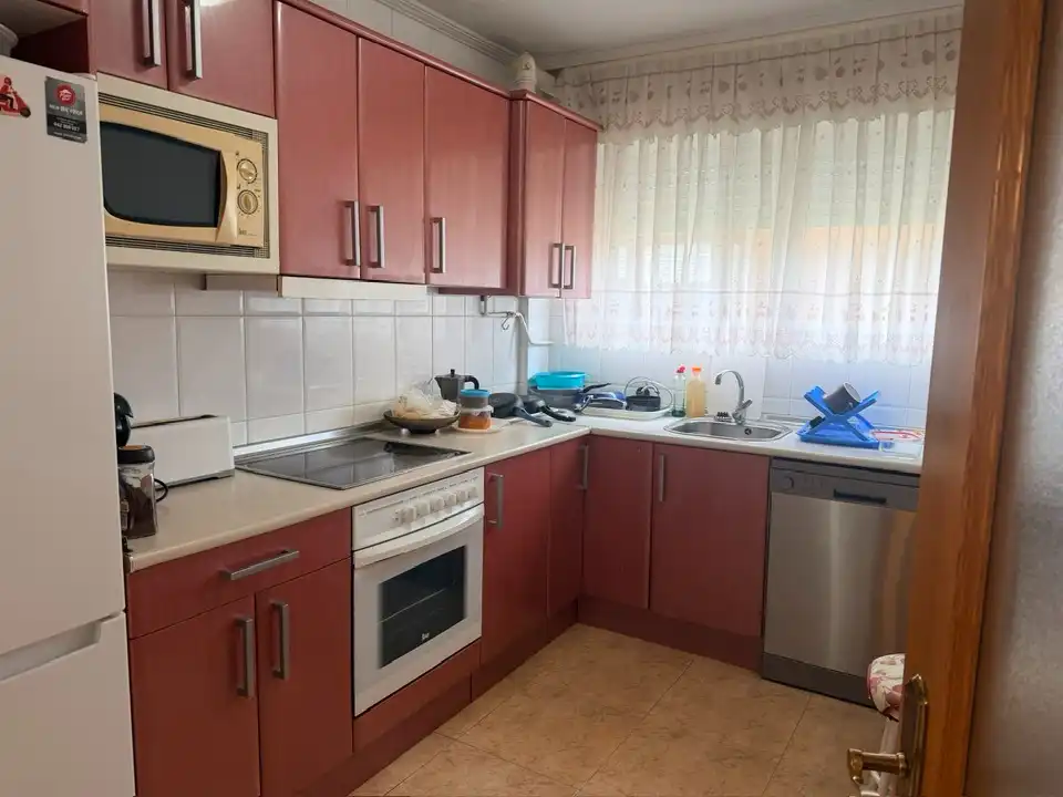Cocina de Casa adosada en venta en Torrelavega  con Calefacción, Parquet y Terraza