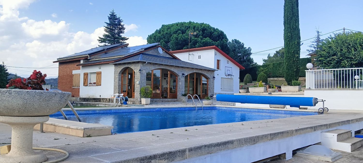Swimming pool of House or chalet for sale in Berga  with Heating, Private garden and Terrace