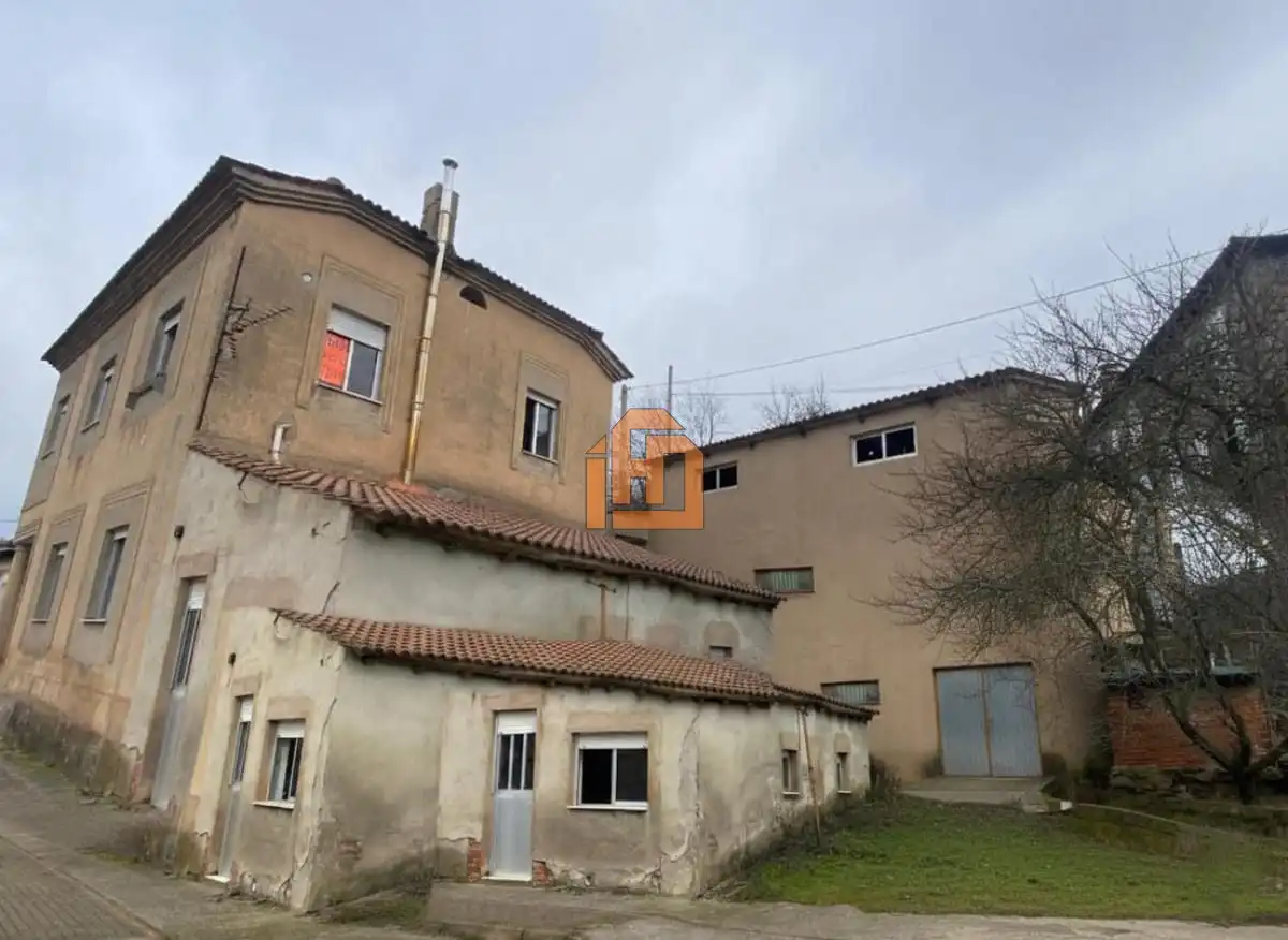 Vista exterior de Casa o chalet en venta en Carrocera con Trastero