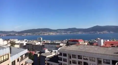 Außenansicht von Dachboden zur Miete in Vigo  mit Heizung, Parkett und Terrasse