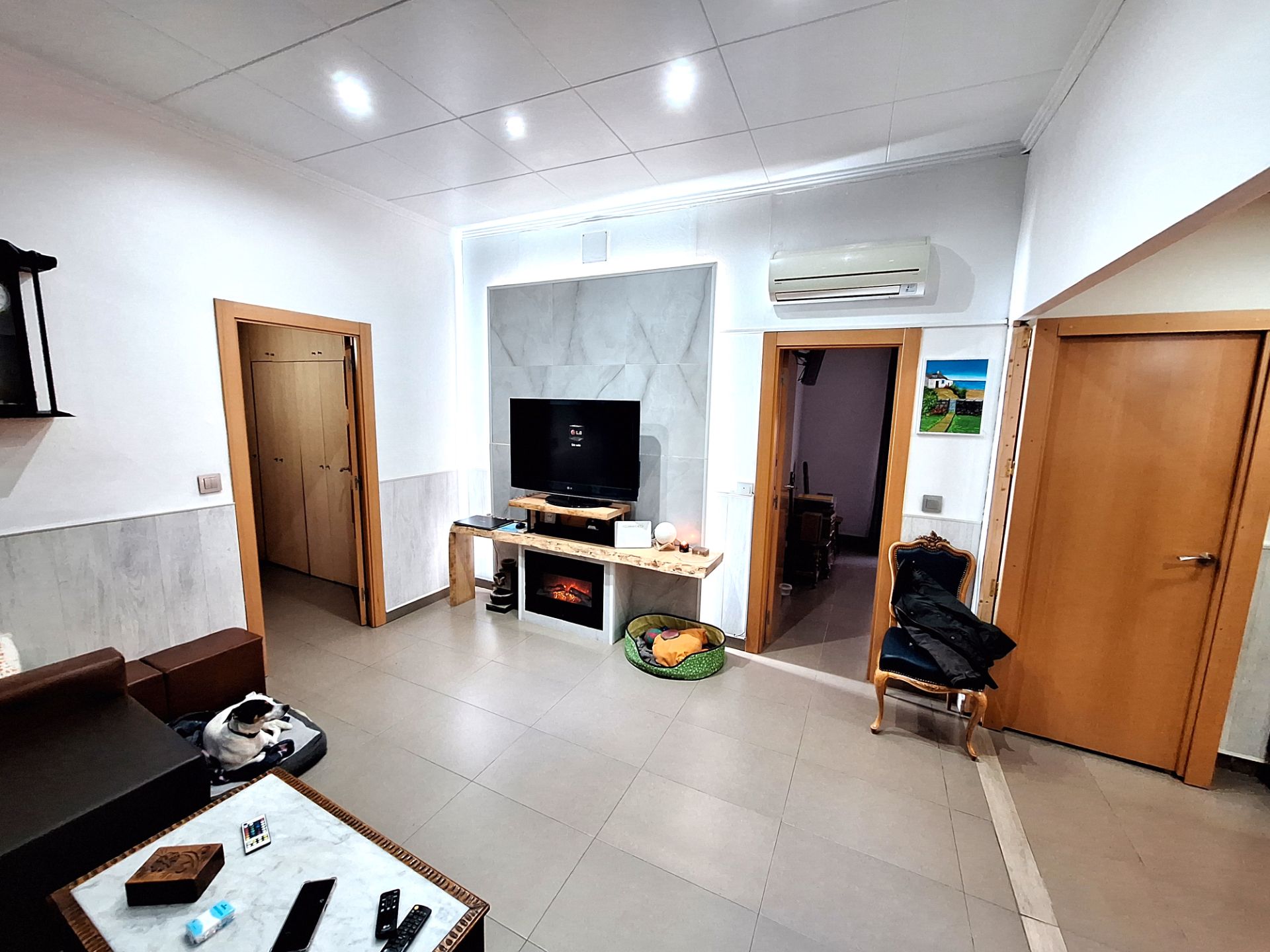 Living room of Flat for sale in L'Hospitalet de Llobregat  with Air Conditioner and Oven
