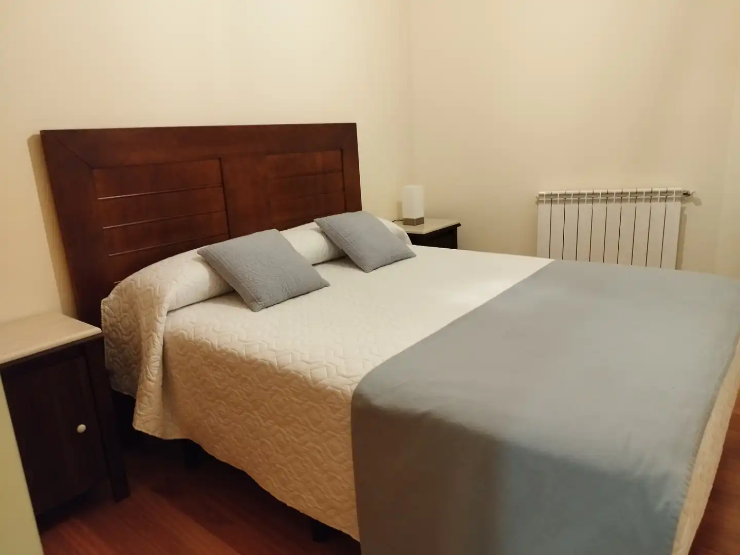 Dormitori de Apartament de lloguer en Foz amb Calefacció, Moblat i Forn