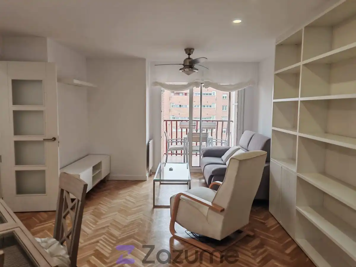 Wohnzimmer von Wohnung zur Miete in  Madrid Capital mit Heizung, Parkett und Terrasse