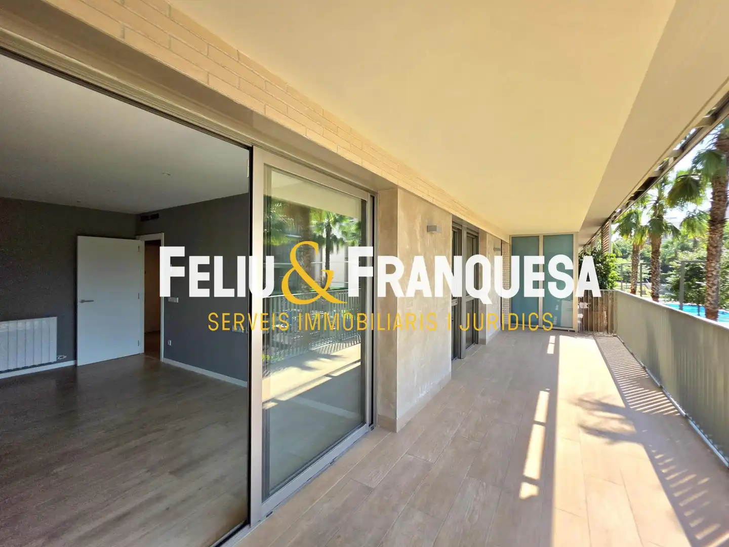 Vista exterior de Piso en venta en Sant Cugat del Vallès con Calefacción, Jardín privado y Terraza