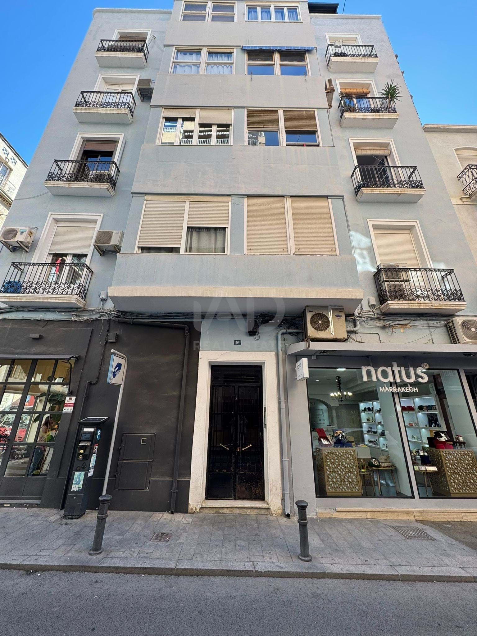 Vista exterior de Pis en venda en Alicante / Alacant amb Calefacció