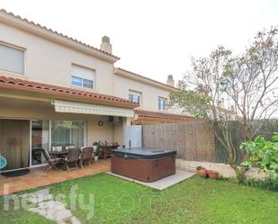 Jardí de Casa o xalet en venda en Esparreguera amb Aire condicionat, Terrassa i Piscina