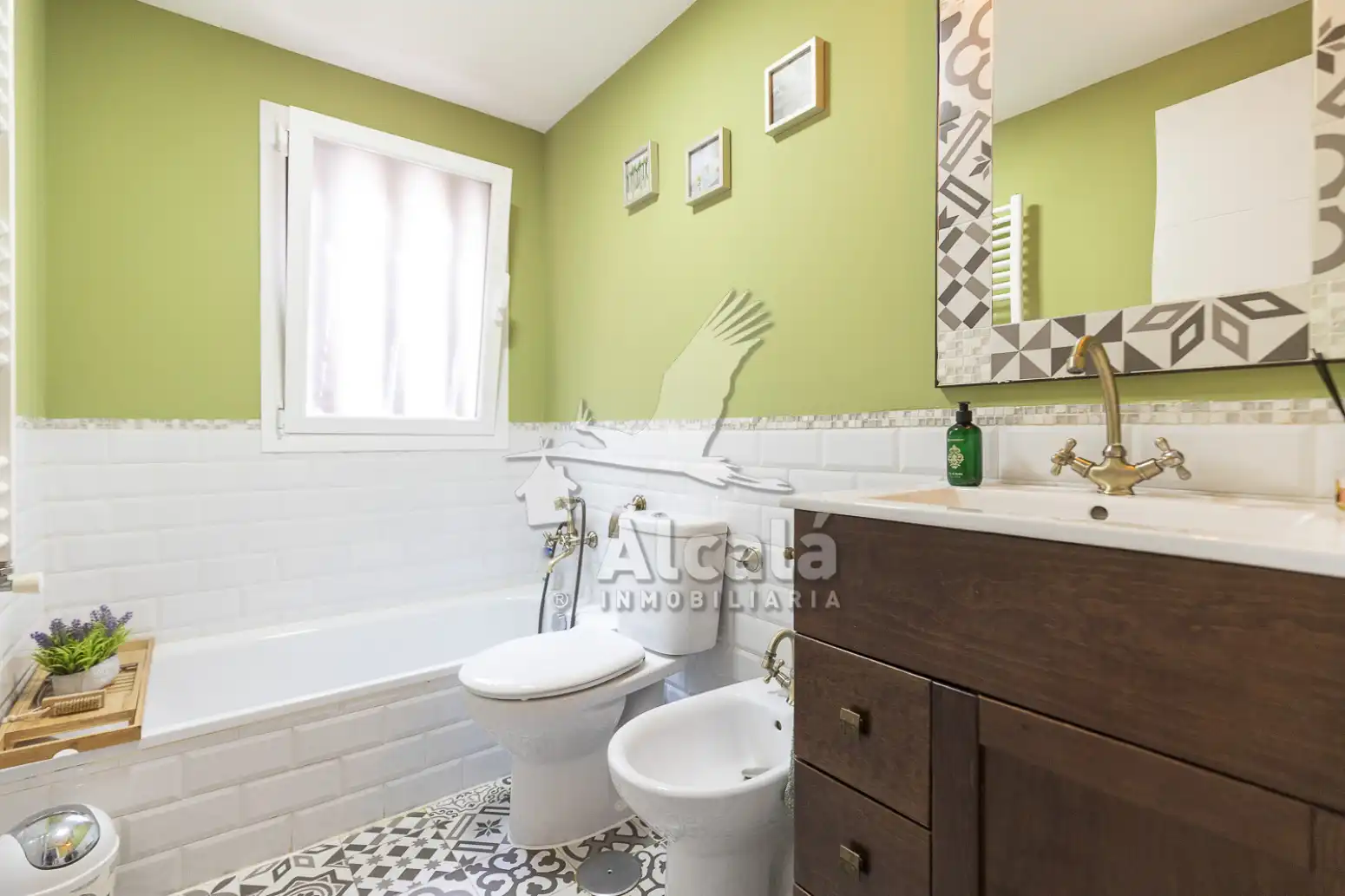 Bathroom of Flat for sale in Alcalá de Henares  with Heating