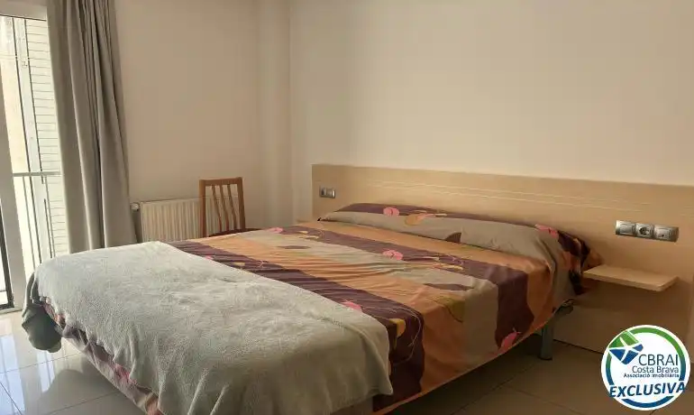 Dormitori de Pis en venda en Roses amb Calefacció, Terrassa i Forn