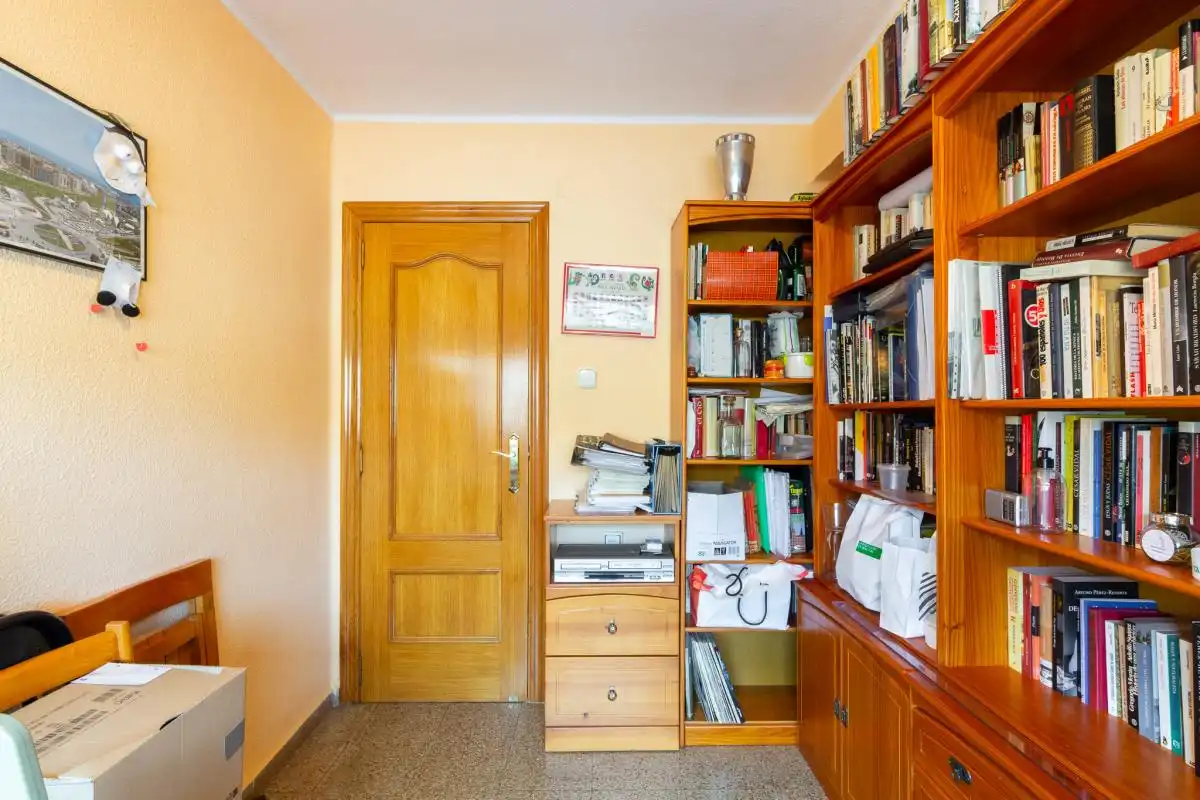 Piso en venta en Valencia con Calefacción y Amueblado