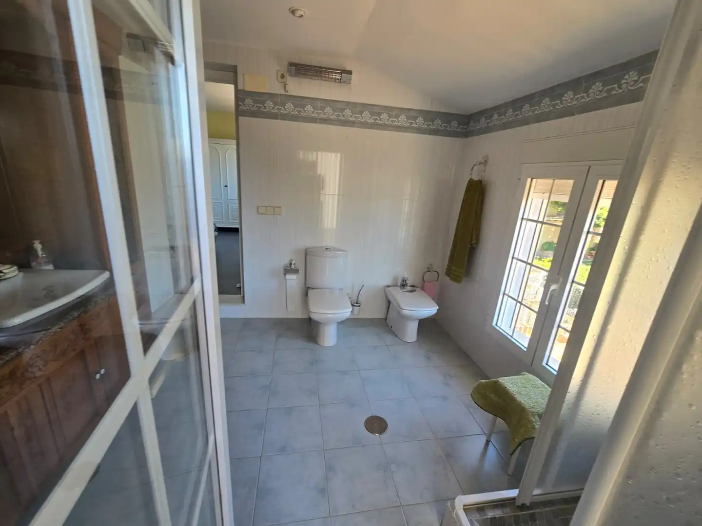 Bany de Casa o xalet en venda en Orihuela amb Aire condicionat, Calefacció i Jardí privat