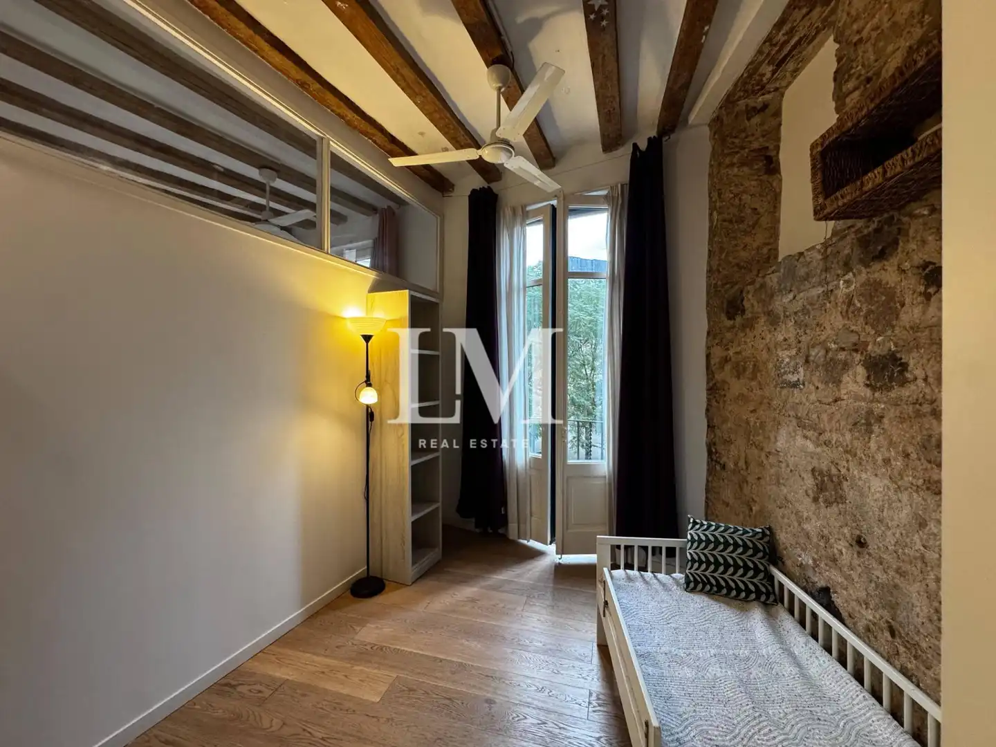 Bedroom of Apartments for rent in Ciutat Vella
