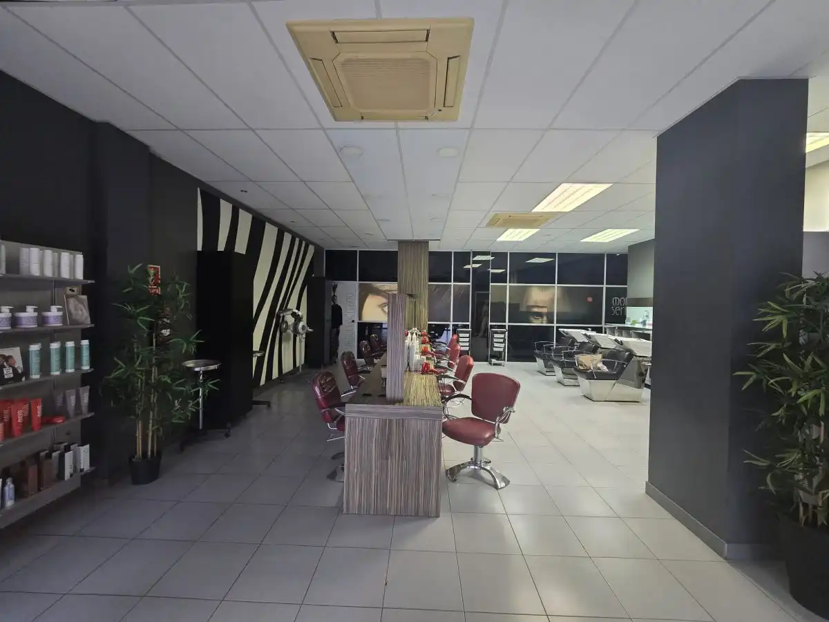 Business premises for sale in corro, imagen 4