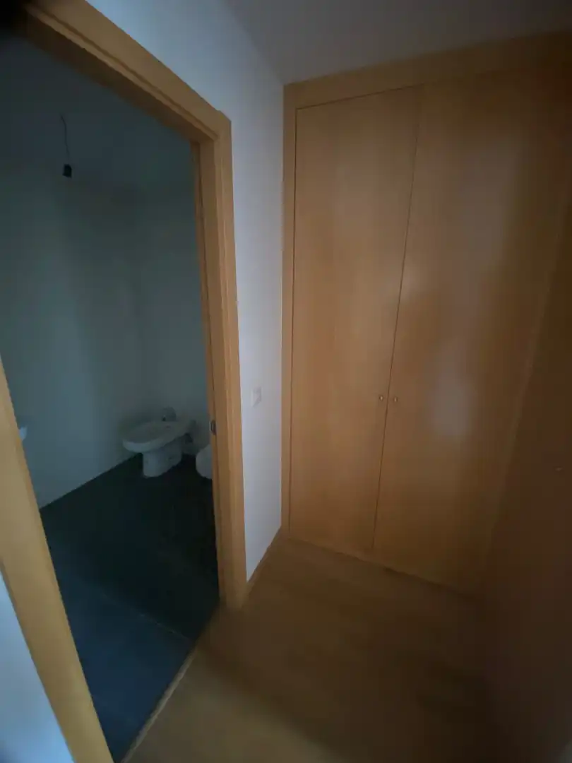 Badezimmer von Wohnung zum Verkauf in Burgos mit Heizung, Parkett und Terrasse
