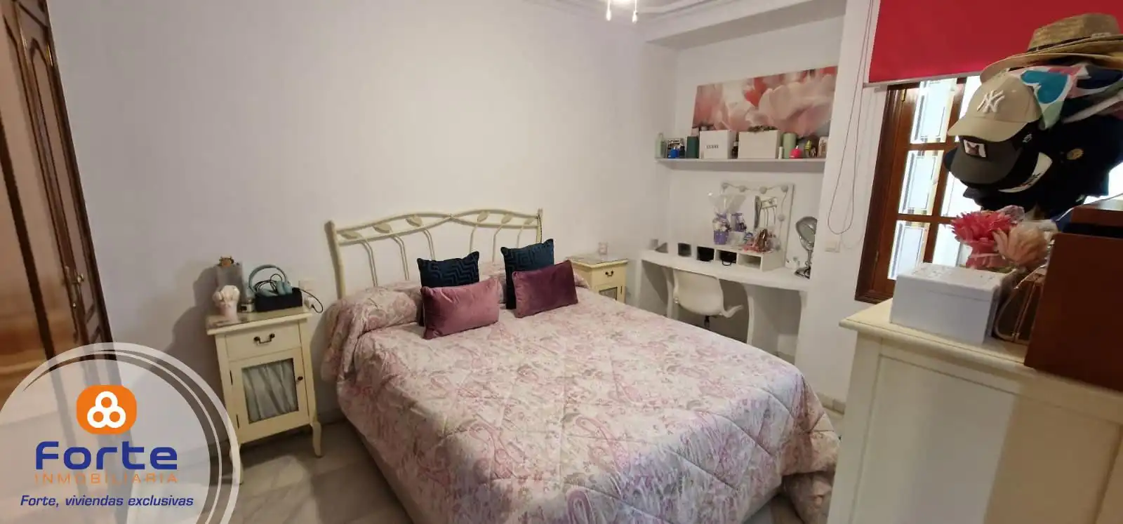 Bedroom of Flat for sale in Córdoba  with Air Conditioner