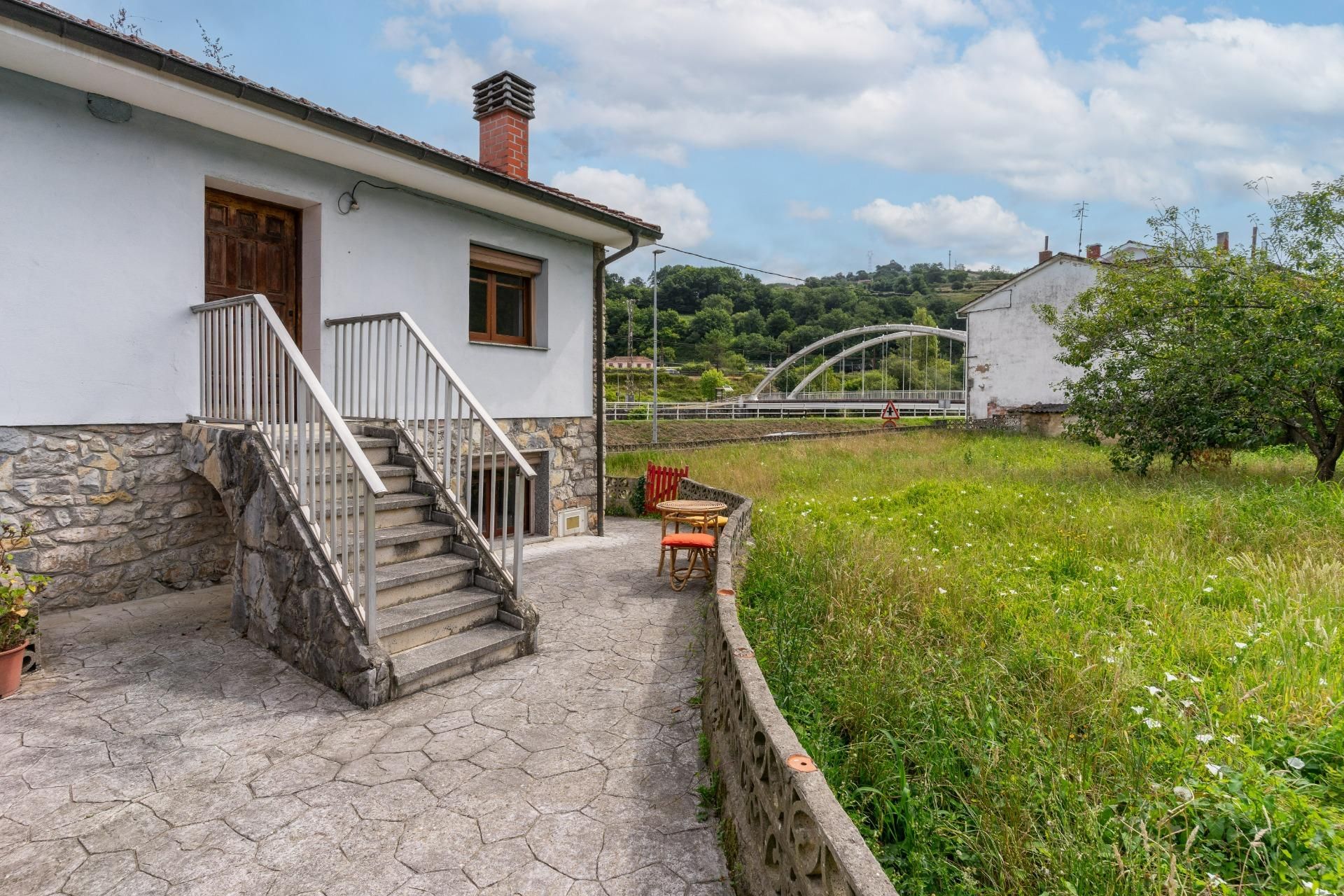 Exterior view of Single-family semi-detached for sale in Ribera de Arriba  with Heating, Terrace and Storage room