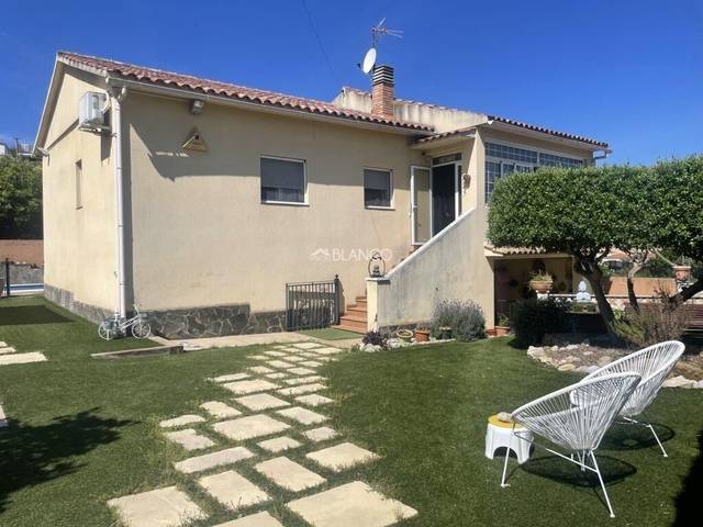 Casa-chalet en Venta en Cabrera d'Anoia