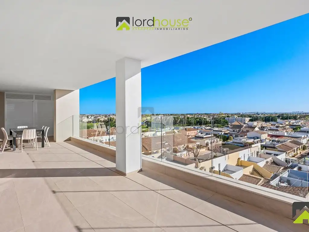 Apartament amb ascensor en venda a Calle Penelope-Claras