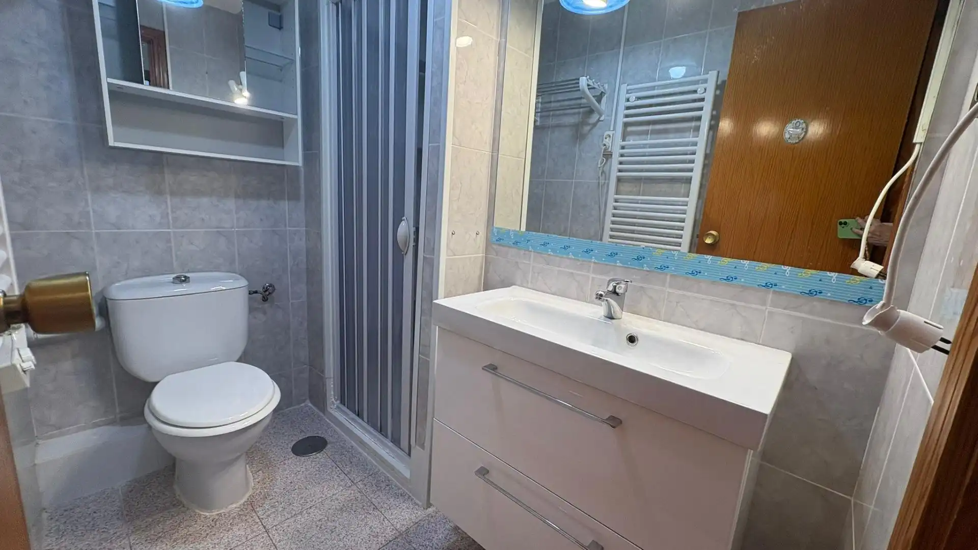 Bany de Pis en venda en Torremolinos amb Aire condicionat, Terrassa i Balcó