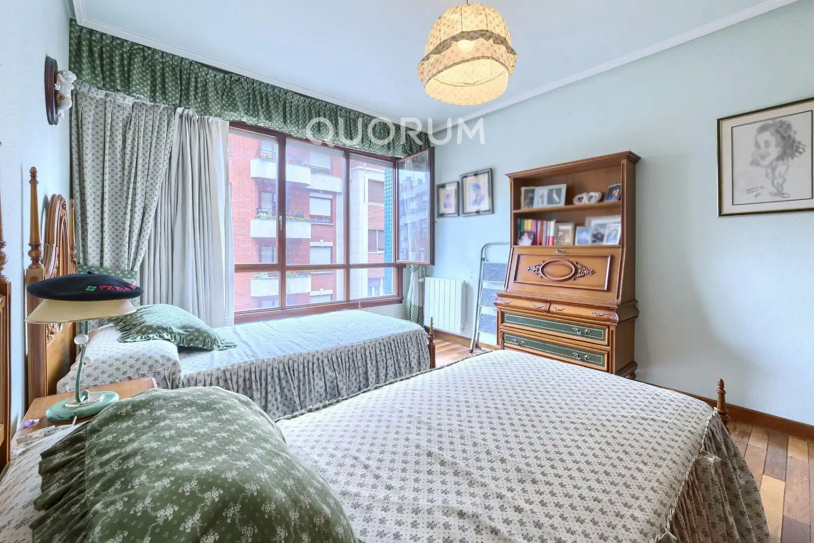 Habitación de Piso en venta en Basauri  con Calefacción, Terraza y Amueblado