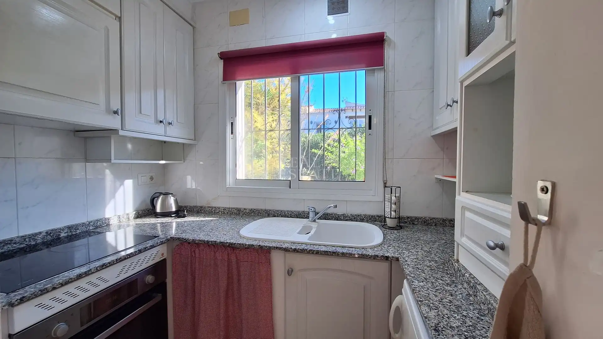 Casa con piscina in vendita a Urbinisation Puerta Del Valle, imagen 5