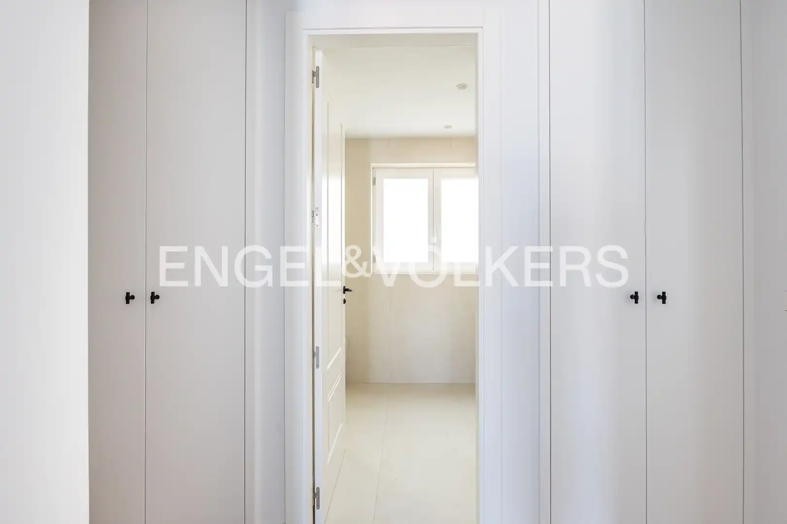 Flat for sale in Madrid  with Air Conditioner, Heating and Storage room