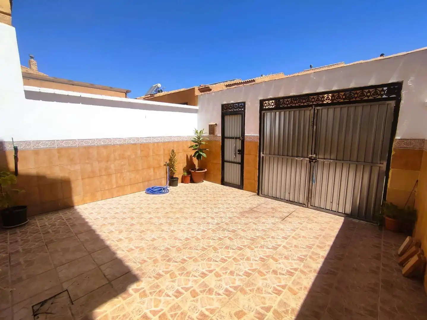 Terraza de Casa adosada en venta en Algeciras con Jardín privado y Piscina comunitaria