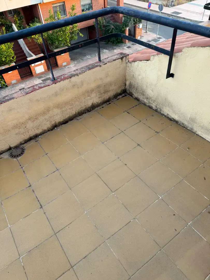 Casa adosada en venta en Calle Castillo de Rena, Avenida Elvas