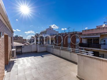 Duplex con balcone in vendita a Avenir
