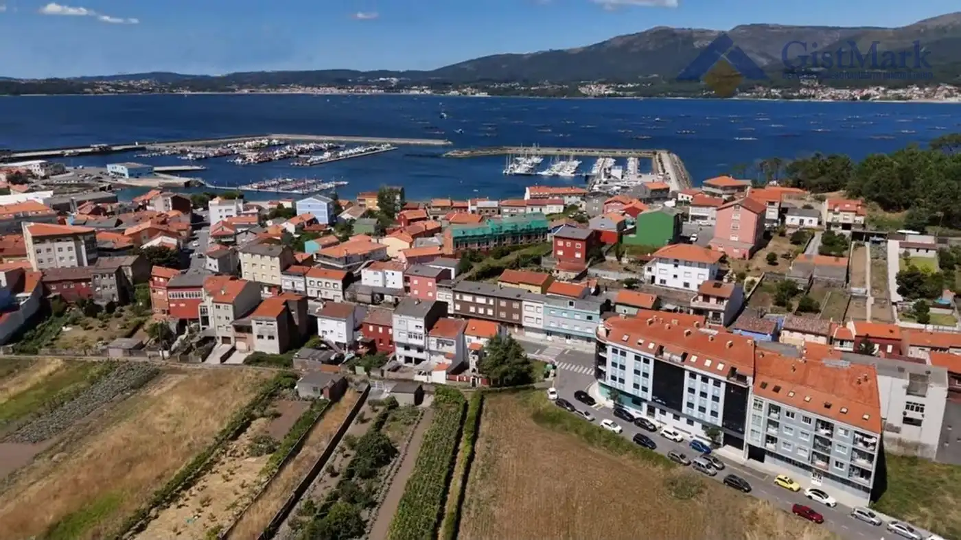 Vista exterior de Pis en venda en Boiro amb Aire condicionat i Calefacció
