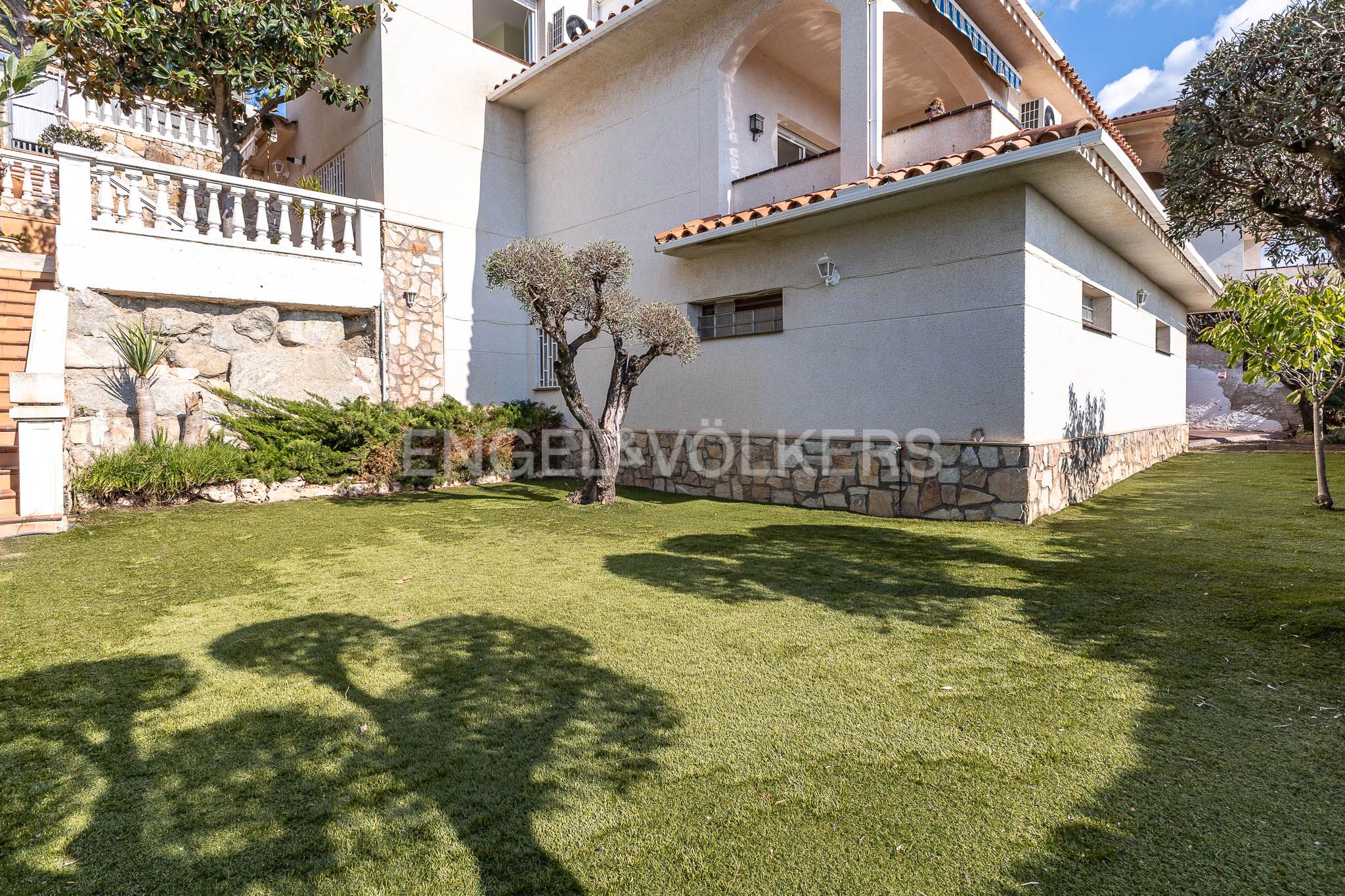 Exterior view of House or chalet for sale in Premià de Dalt  with Air Conditioner, Heating and Private garden
