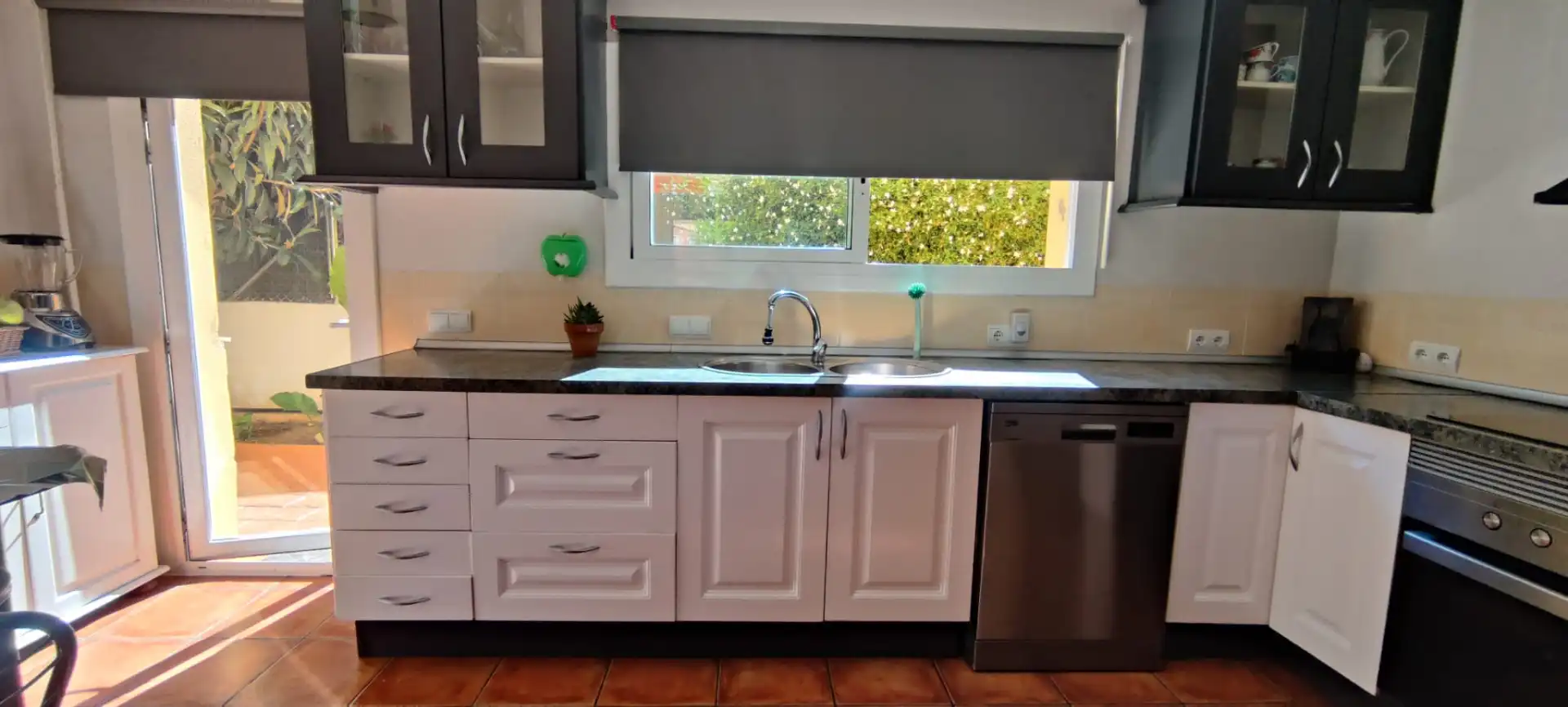 Cocina de Casa o chalet en venta en Cunit con Aire acondicionado, Calefacción y Jardín privado