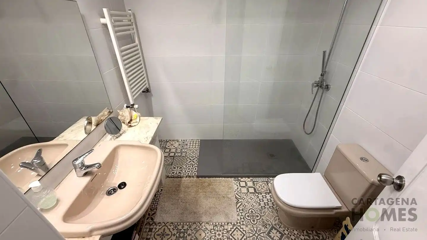 Bathroom of Ground floor for sale in Cartagena  with Air Conditioner, Private garden and Terrace