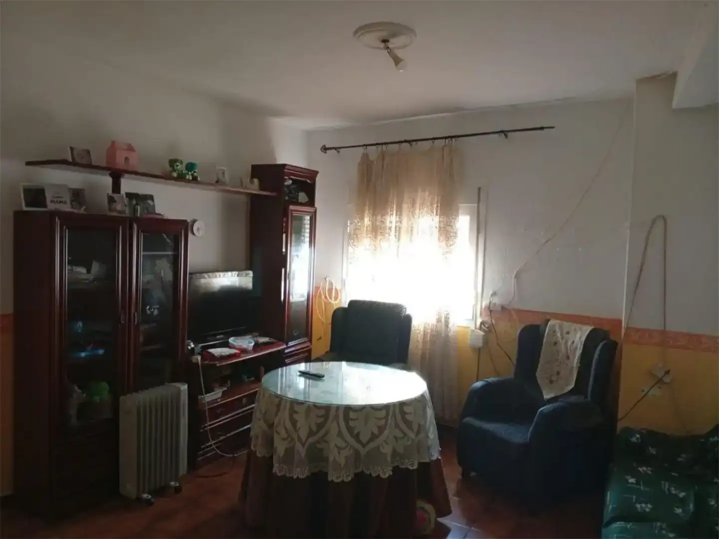 Sala de estar de Casa adosada en venta en El Burgo con Aire acondicionado y Amueblado