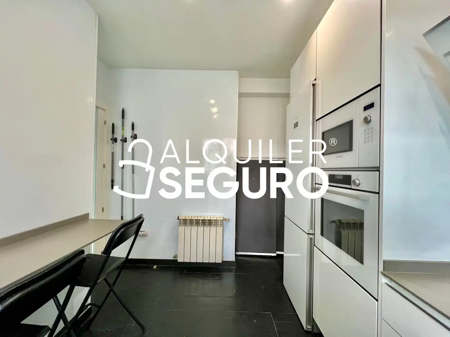 Cuina de Casa o xalet de lloguer en Madrid amb Aire condicionat, Calefacció i Terrassa