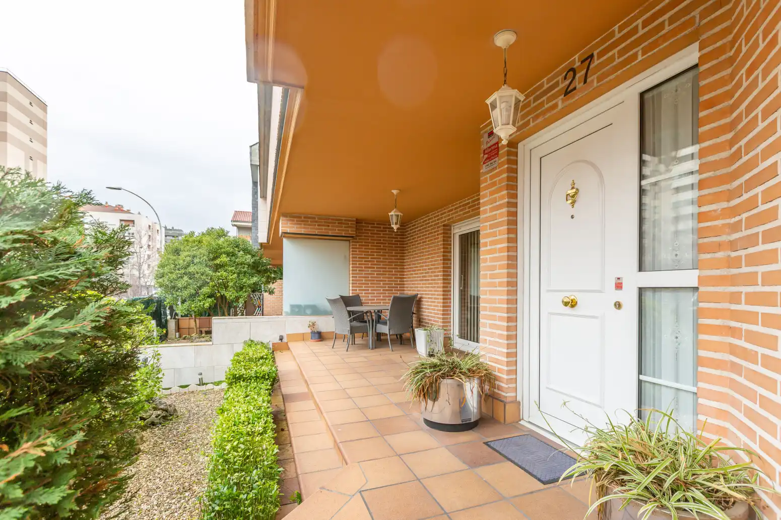 Vista exterior de Casa adosada en venta en Barañáin / Barañain con Calefacción, Jardín privado y Parquet