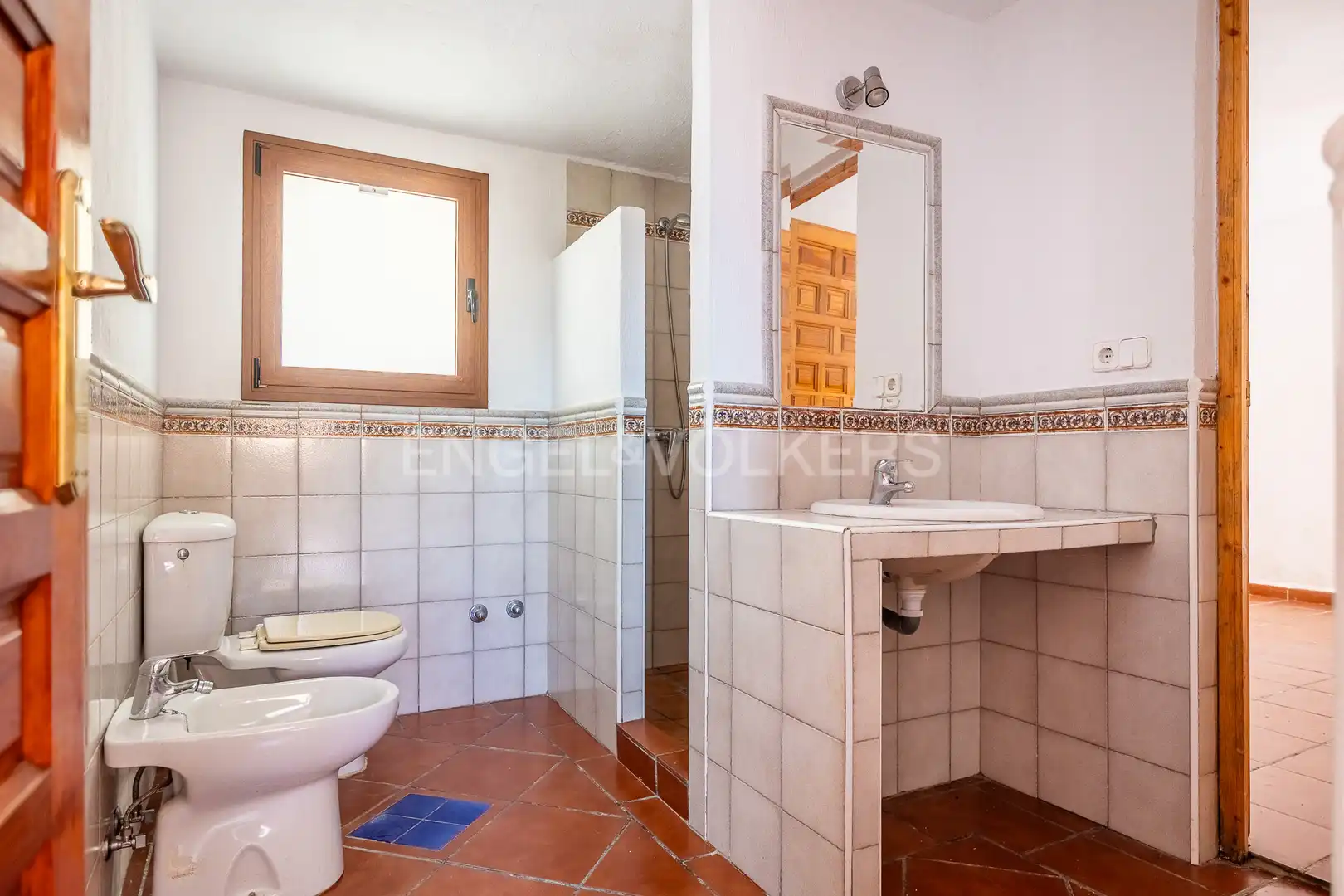Baño de Finca rústica en venta en El Castillo de las Guardas con Calefacción, Jardín privado y Terraza