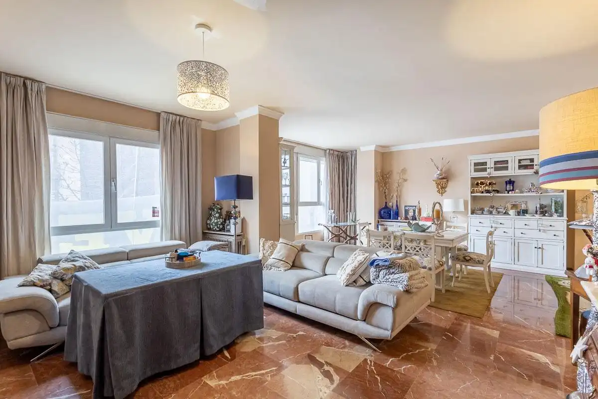 Living room of Flat for sale in  Granada Capital  with Storage room