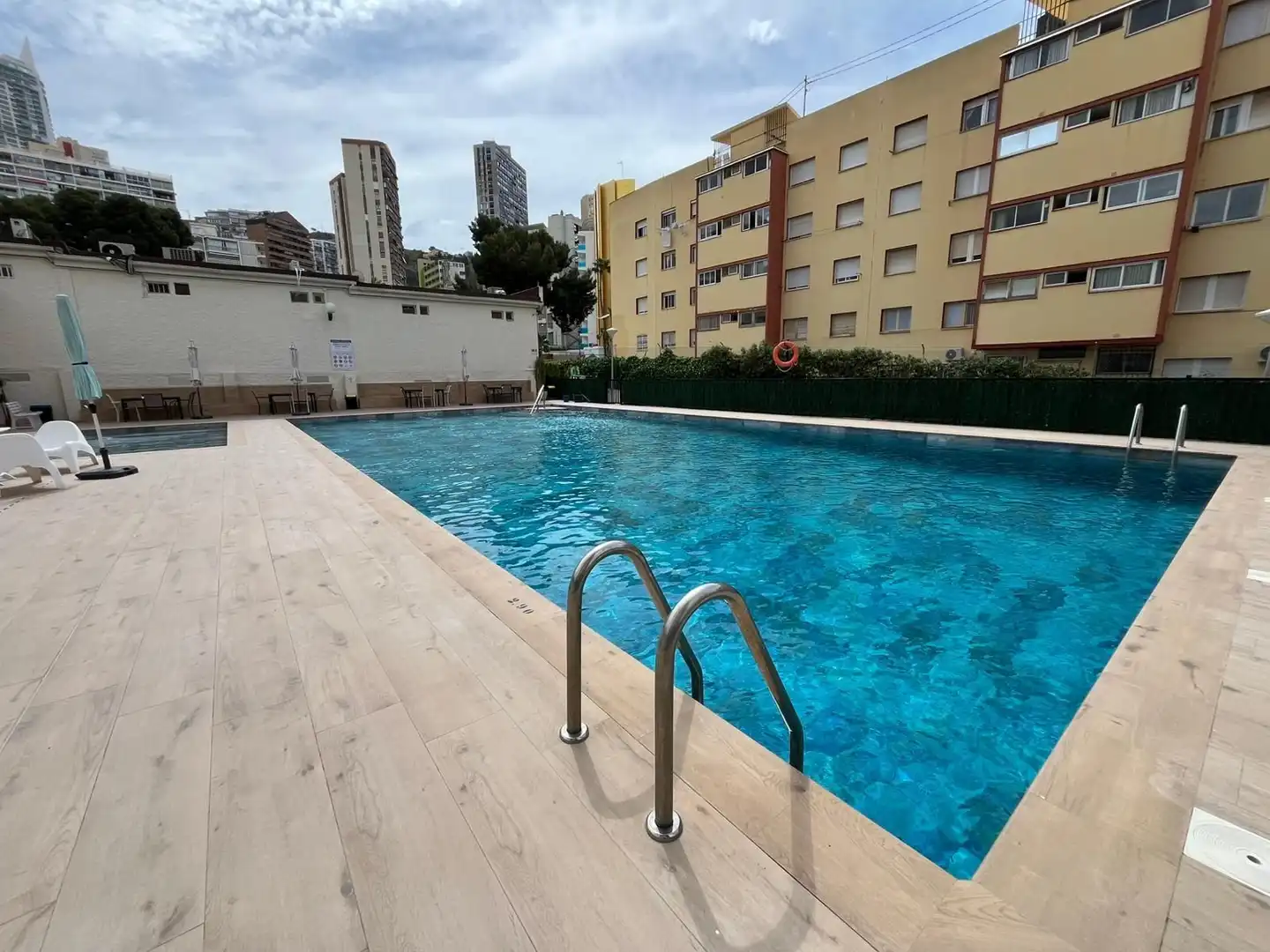 Pis amb piscina en venda a Rincón de Loix