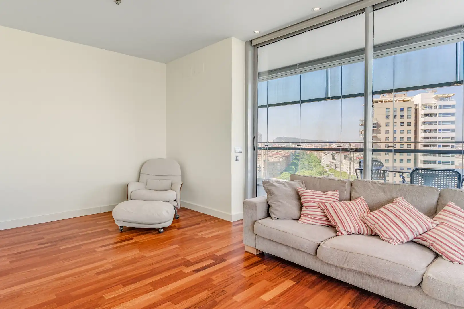 Living room of Flat for sale in Barcelona  with Air Conditioner, Heating and Parquet flooring